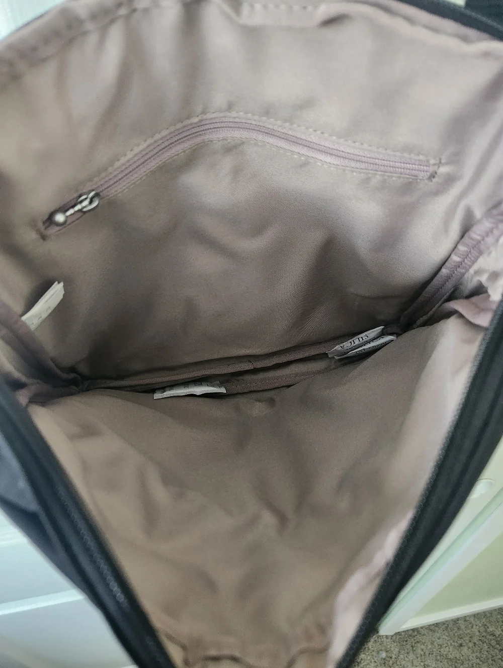 NWT Baggallini Black Compact Crossbody Organizer - Picture 6 of 10